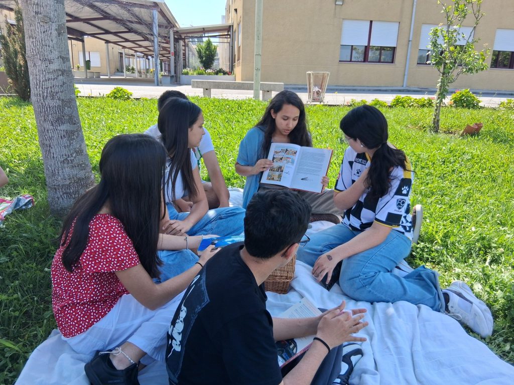 Tertúlia ao ar livre celebra a literatura e encerra atividades do Clube Europeu